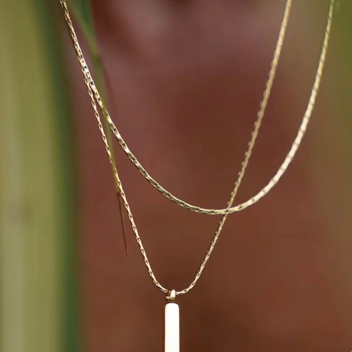 TOTEM PENDANT WIRE CHAIN NECKLACE GOLD