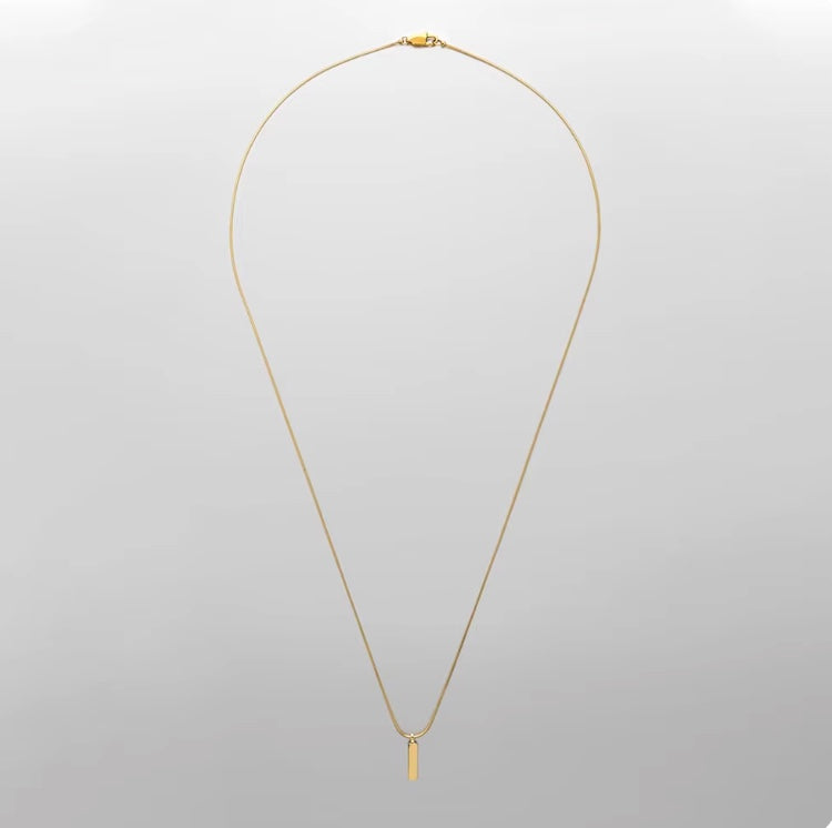 TOTEM PENDANT SQUARE CHAIN NECKLACE GOLD